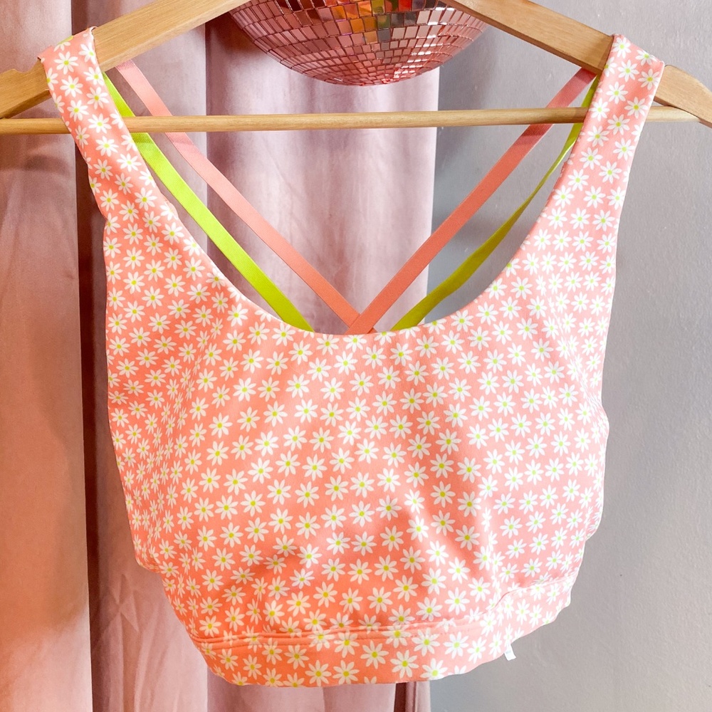 Fabletics Daisy Cross Back Sports Bra (Large)